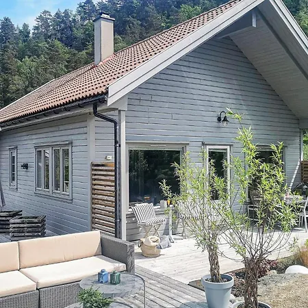 Holiday home Stunning In With Kitchen *